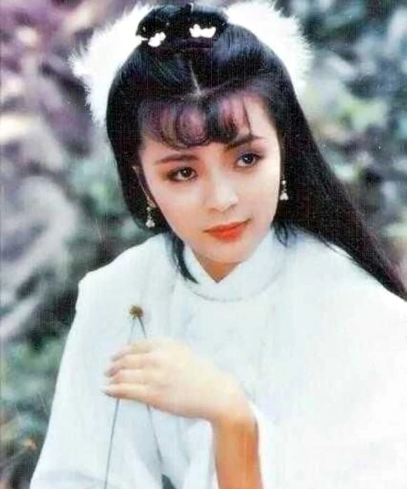 Nét diễn Trần Ngọc Liên được Kim Dung khen ngợi là Nàng Tiểu Long Nữ xuất sắc nhất