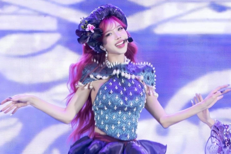 Trang Pháp đối đầu các chị đẹp