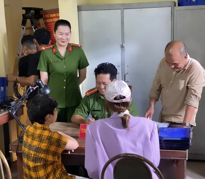 Trợ lý Ngọc Trinh ở resort cao cấp đến check-in du thuyền, rảnh rỗi còn đi đóng phim