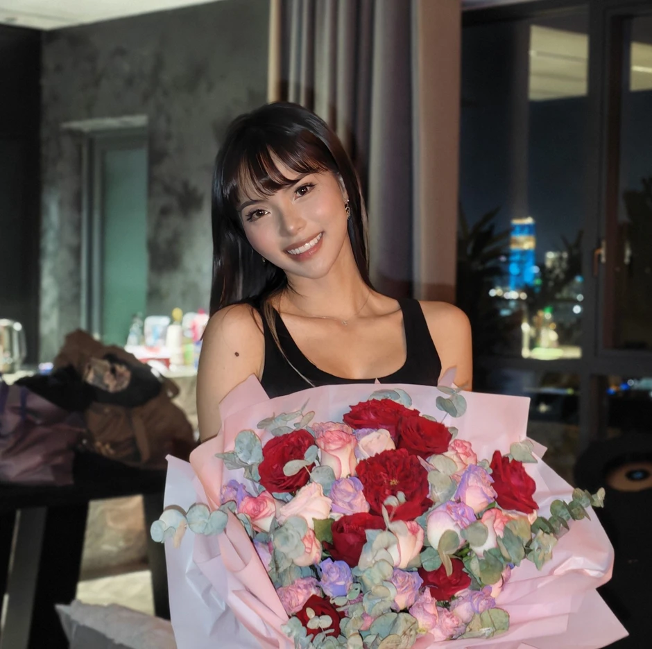 Trổ tài boxing, hot girl khiến người xem "hết hồn" với sức mạnh phi lý