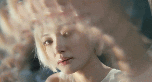 Từ chuyện cả cõi mạng "hỗn chiến" vì MV debut của Châu Bùi