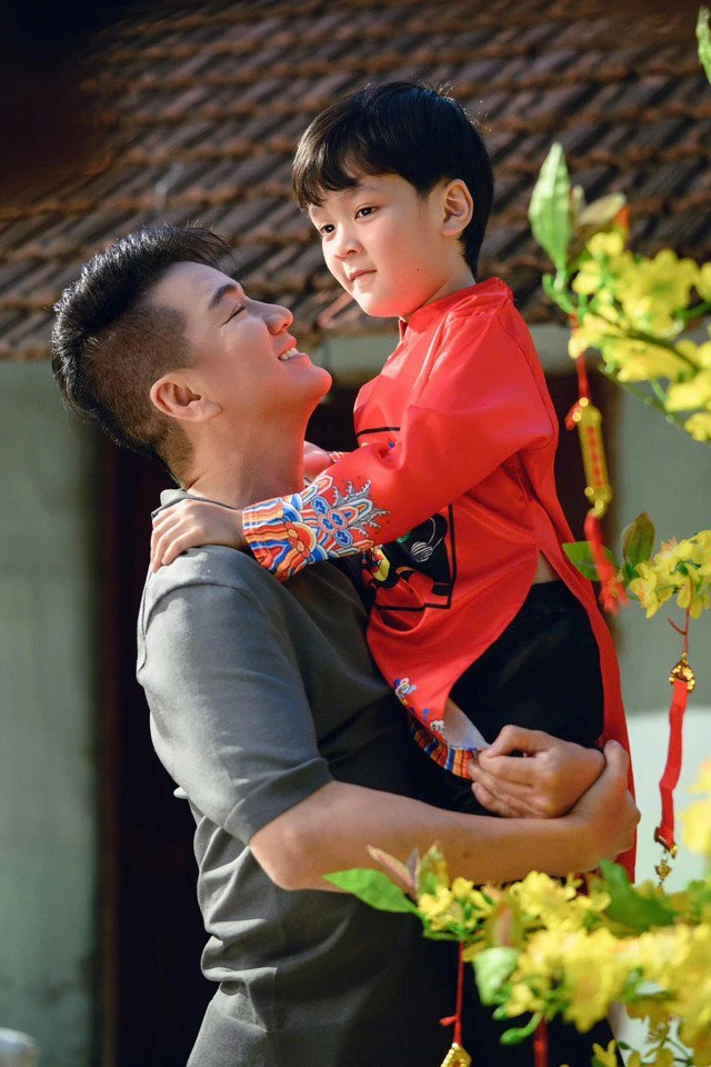 Tuổi trung niên với cuộc sống làm bố đơn thân của Đàm Vĩnh Hưng