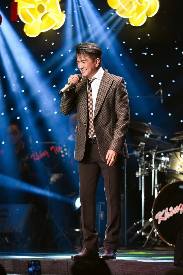 Tuổi trung niên với cuộc sống làm bố đơn thân của Đàm Vĩnh Hưng