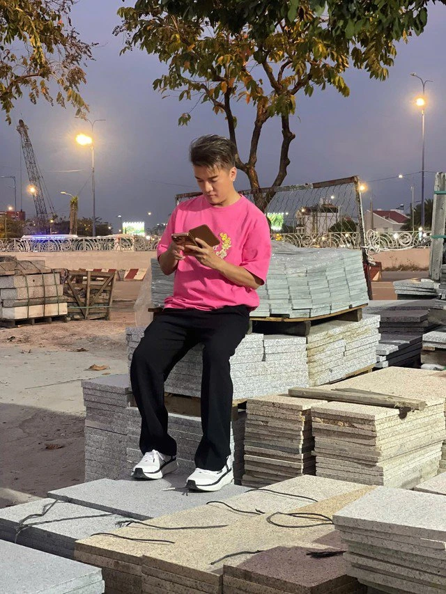 Tuổi trung niên với cuộc sống làm bố đơn thân của Đàm Vĩnh Hưng