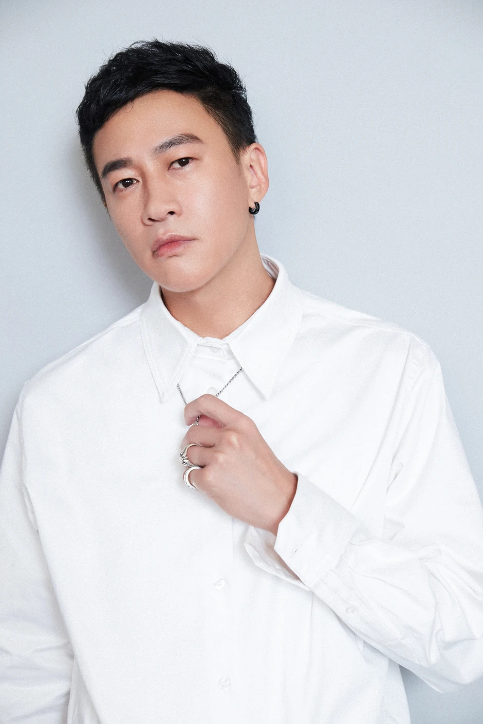 Tướng quân hồi sinh khiến Cbiz 3 đời còn nể: Định nghĩa lại chuẩn visual cho 1,4 tỷ dân, giở tới hồ sơ tình ái mới bất ngờ