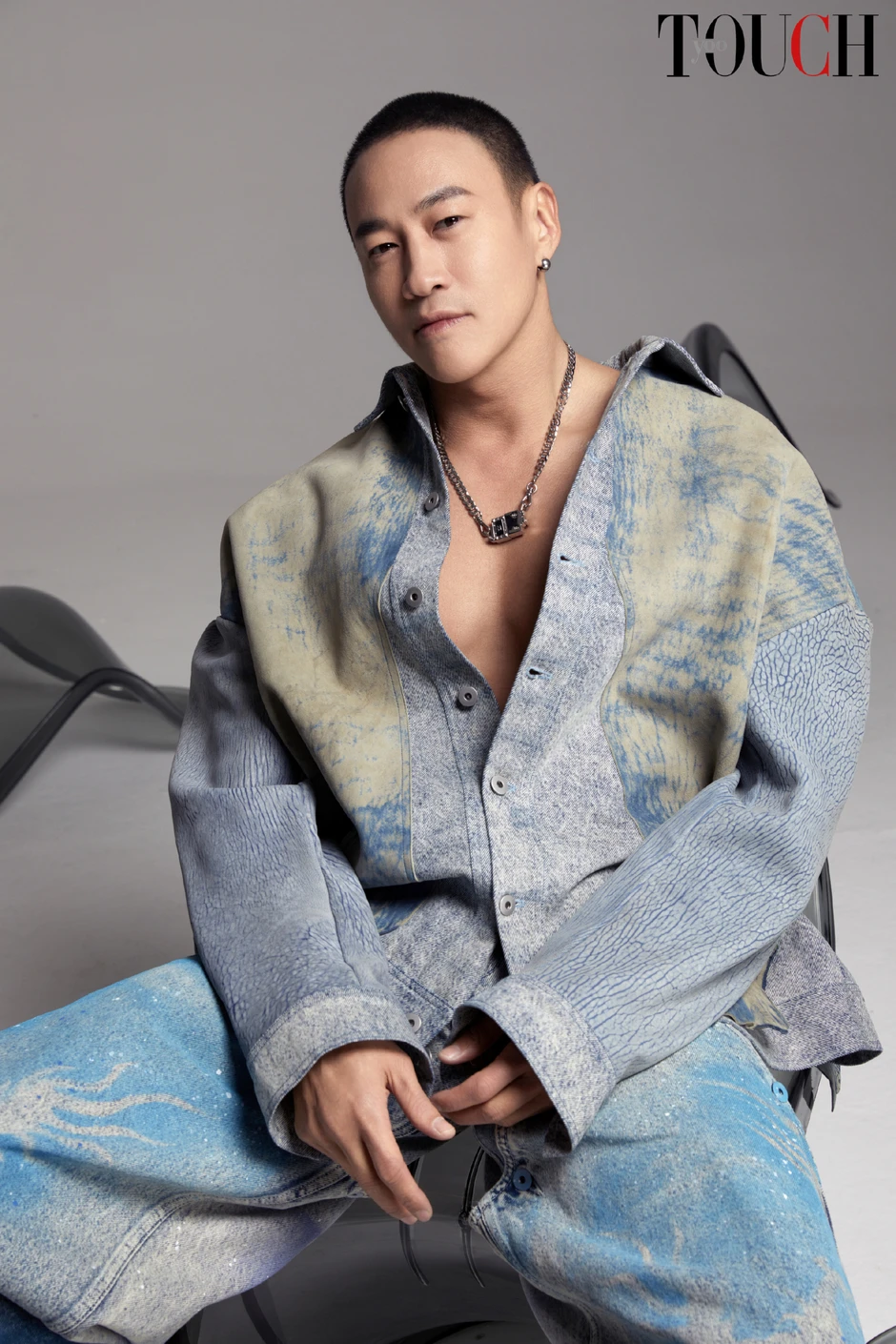 Tướng quân hồi sinh khiến Cbiz 3 đời còn nể: Định nghĩa lại chuẩn visual cho 1,4 tỷ dân, giở tới hồ sơ tình ái mới bất ngờ