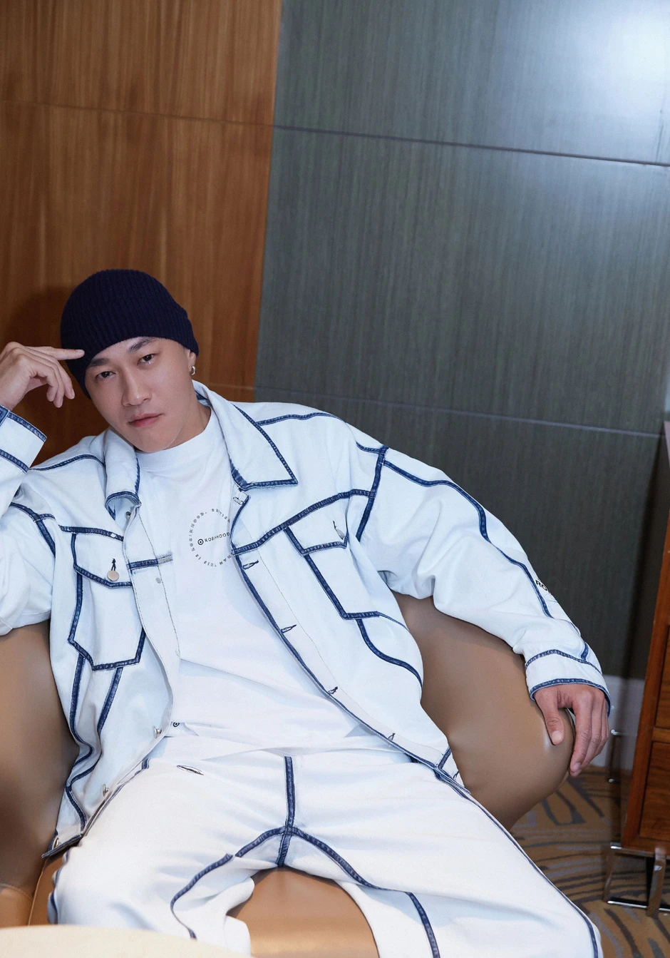 Tướng quân hồi sinh khiến Cbiz 3 đời còn nể: Định nghĩa lại chuẩn visual cho 1,4 tỷ dân, giở tới hồ sơ tình ái mới bất ngờ