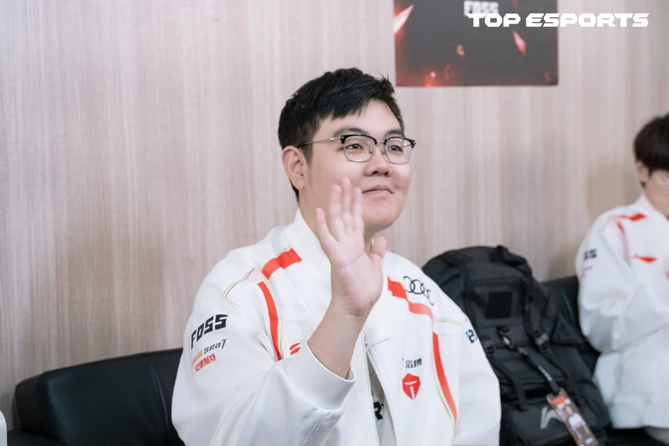 Tuyển thủ vô tình trở thành "nạn nhân" đáng thương nhất drama nghi vấn tiêu cực ở LPL Tuyển thủ vô tình trở thành "nạn nhân" đáng thương nhất drama nghi vấn tiêu cực ở LPL