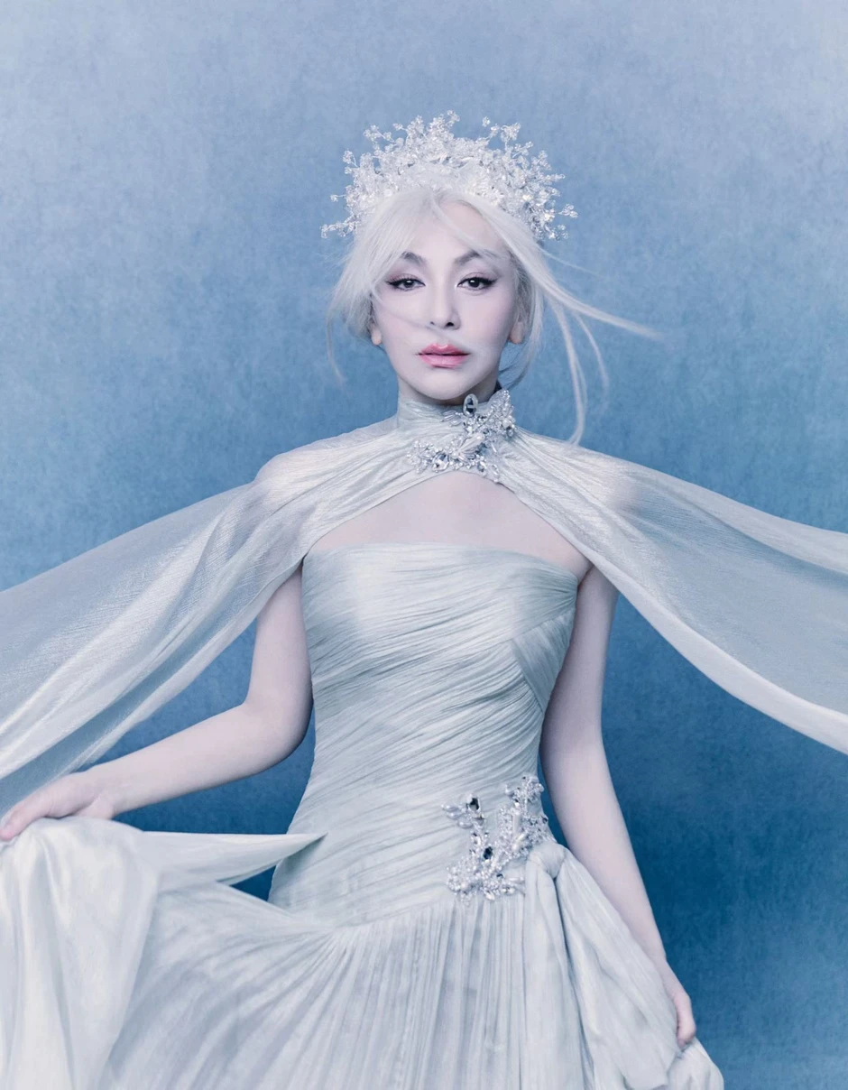 U60 vẫn lên đồ như công chúa, cả Trung Quốc có đúng 1 người