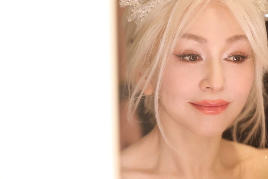 U60 vẫn lên đồ như công chúa, cả Trung Quốc có đúng 1 người