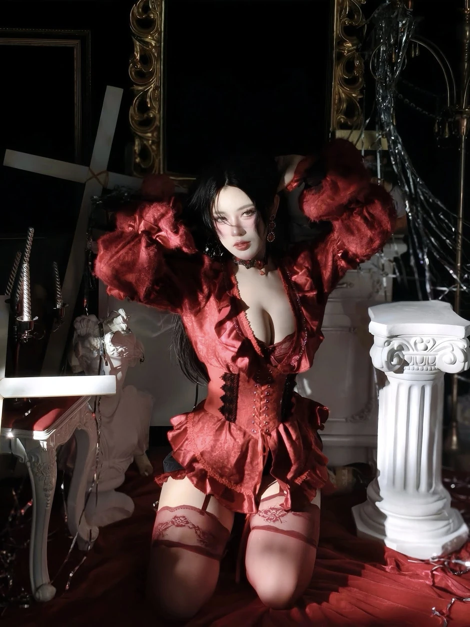 UNa To Uyen tỏa sáng trong bộ ảnh mới với trang phục ấn tượng