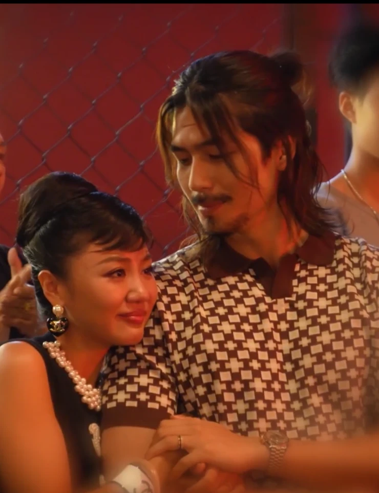 Văn Mai Hương xấu hổ không dám xem lại cảnh hôn trong Thỏ ơi!! Văn Mai Hương xấu hổ không dám xem lại cảnh hôn trong Thỏ ơi!!