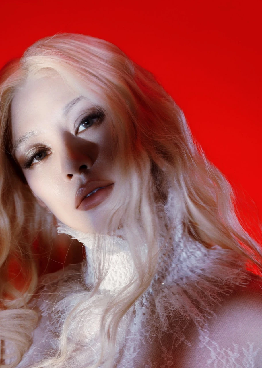 Mỹ nhân Việt gây sốc với vẻ ngoài đẹp như Hoa hậu