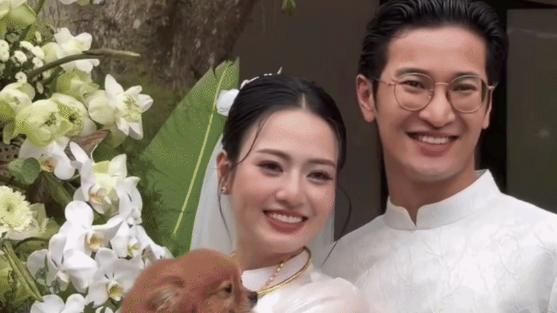 Việt Hoa - Trọng Trí bí mật tổ chức đám hỏi, kè kè bên nhau không rời