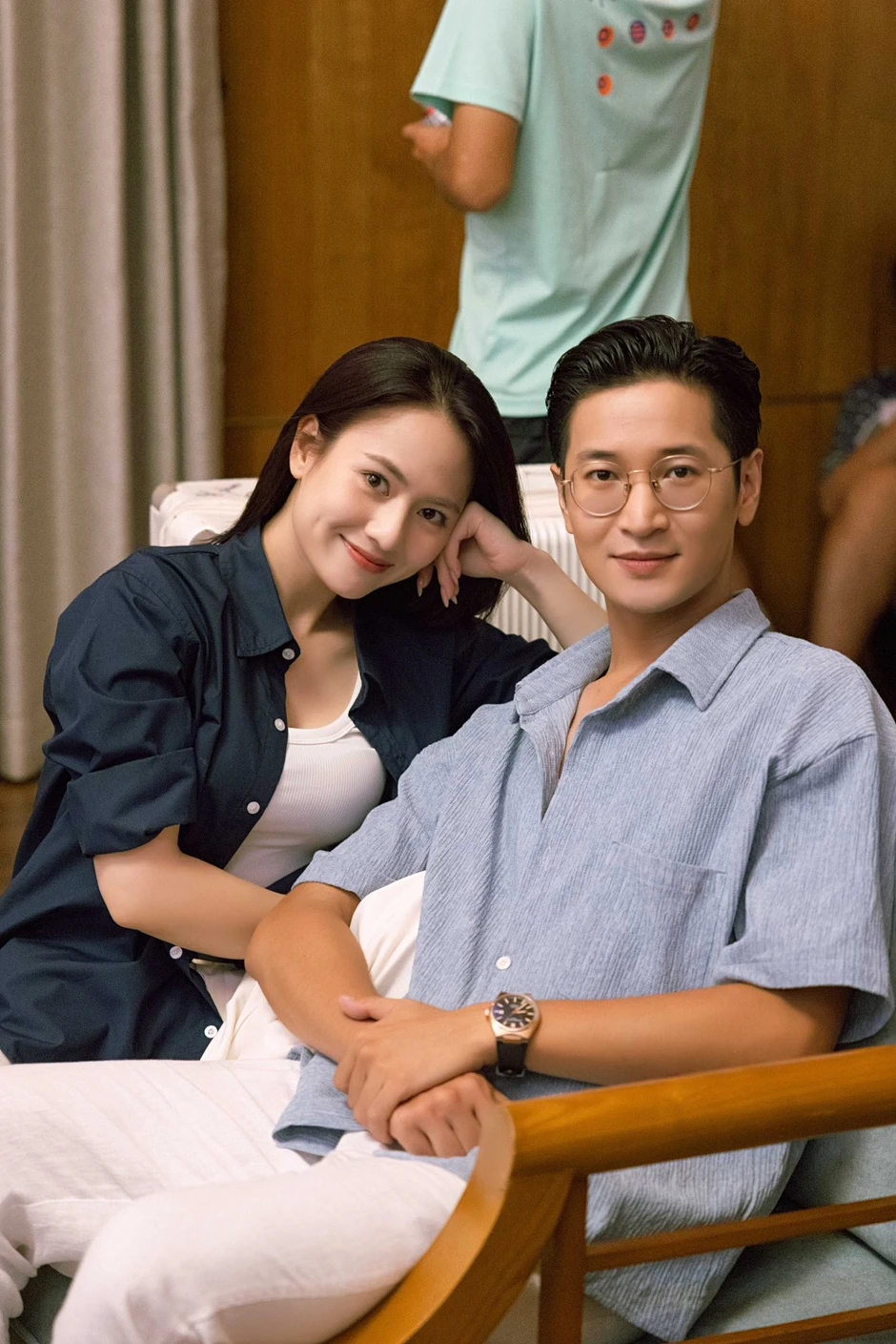 Việt Hoa - Trọng Trí bí mật tổ chức đám hỏi, kè kè bên nhau không rời