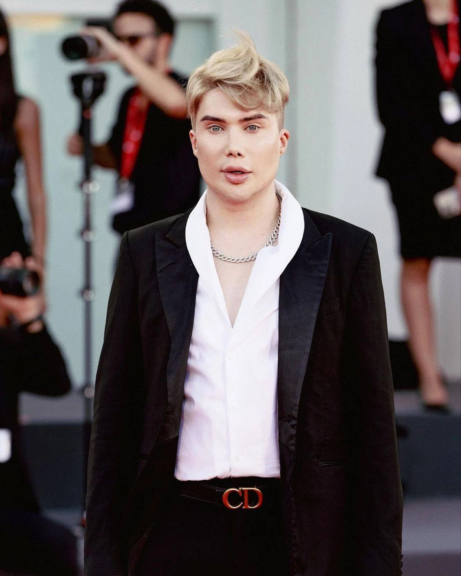 Visual gây sốc của Taemin (SHINEE), càng nhìn càng giống hiện tượng mạng tai tiếng Visual gây sốc của Taemin (SHINEE), càng nhìn càng giống hiện tượng mạng tai tiếng