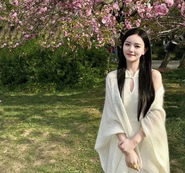 Vợ bắt quả tang chồng giữa trung tâm thương mại: cảnh giác với kiểu người tình trẻ đang nổi lên