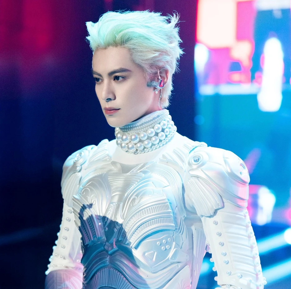 Vương Hạc Đệ gây tranh cãi với tuyên bố xuất thân bình dân