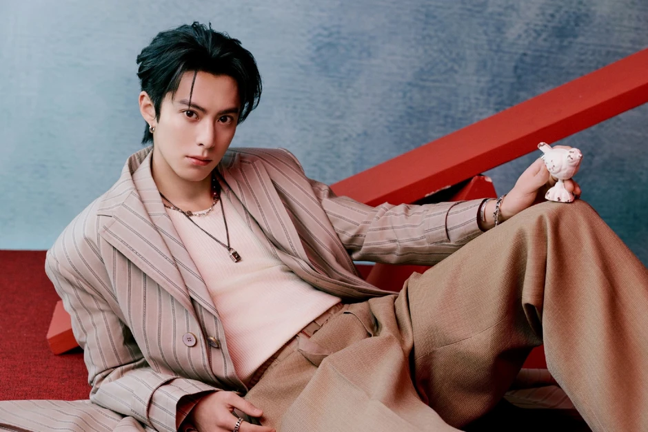 Vương Hạc Đệ: Phong cách nổi bật và những tranh cãi khiến showbiz chú ý