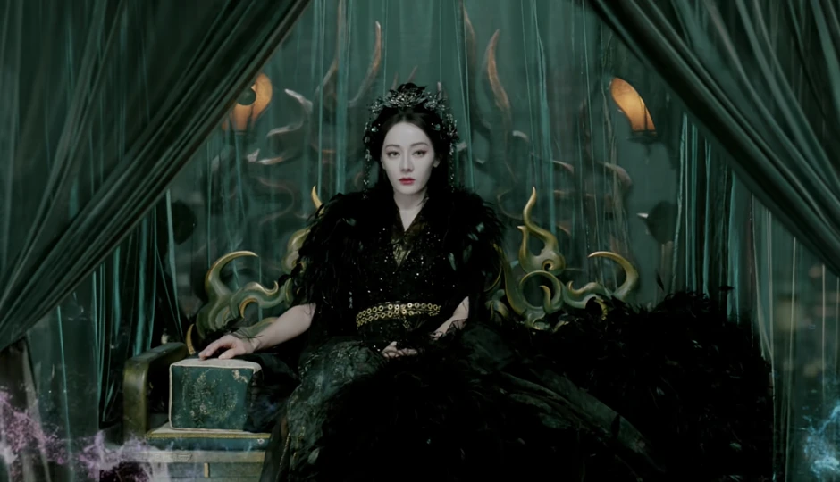 Xem phim của Địch Lệ Nhiệt Ba hối hận vô cùng