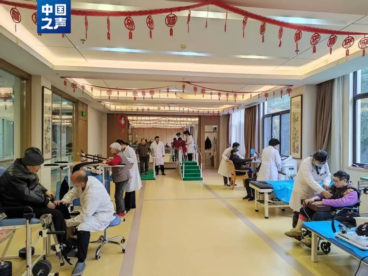 Xuất hiện viện dưỡng lão “bán trú” cho người cao tuổi ở từ thứ 2 đến thứ 6, cuối tuần về nhà: Từ 600.000 đồng/ngày, "xịn như khách sạn"