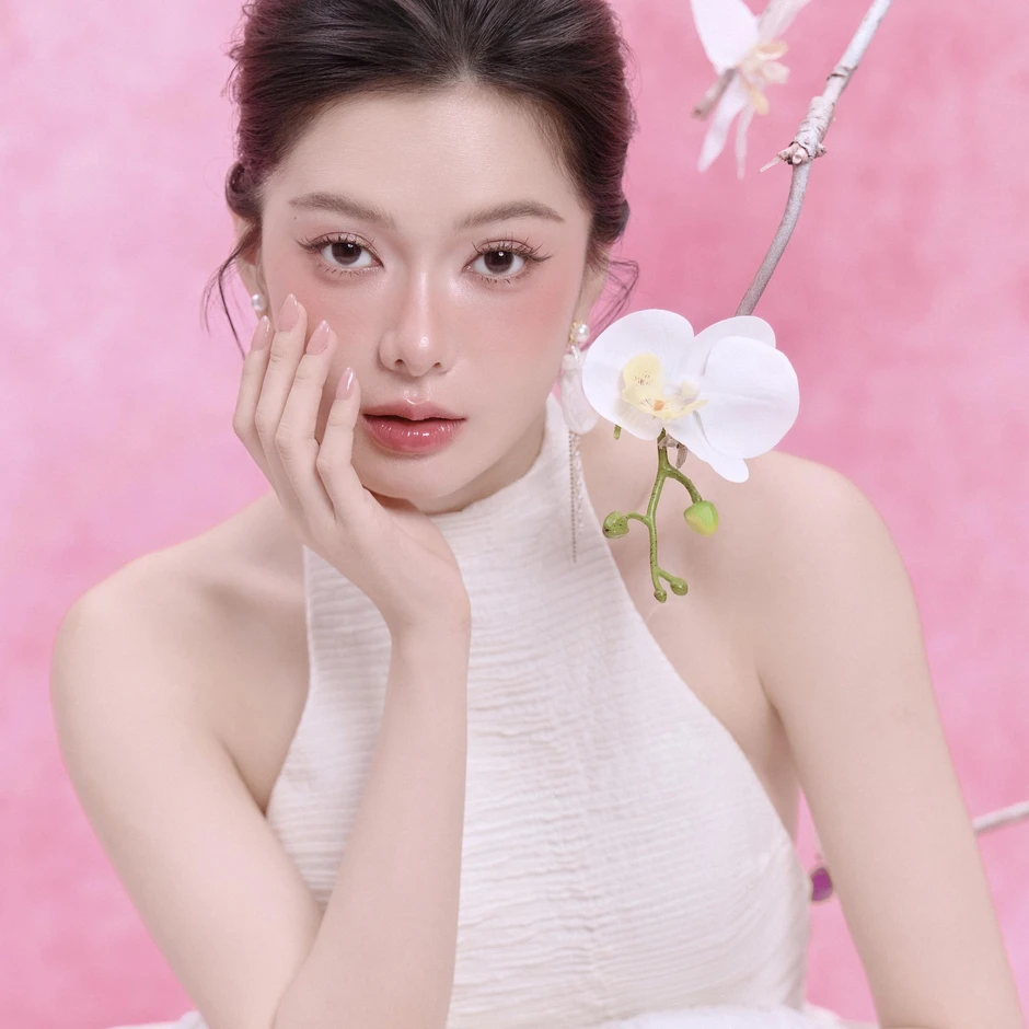 Yên Đan lột xác nhờ phẫu thuật hàm móm