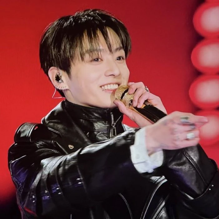 Zoom cận visual Jung Kook - V ở concert Gwanghwamun: Nhan sắc không vết gợn xước Zoom cận visual Jung Kook - V ở concert Gwanghwamun: Nhan sắc không vết gợn xước