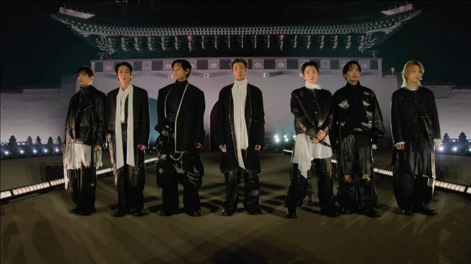 Zoom cận visual Jung Kook - V ở concert Gwanghwamun: Nhan sắc không vết gợn xước Zoom cận visual Jung Kook - V ở concert Gwanghwamun: Nhan sắc không vết gợn xước