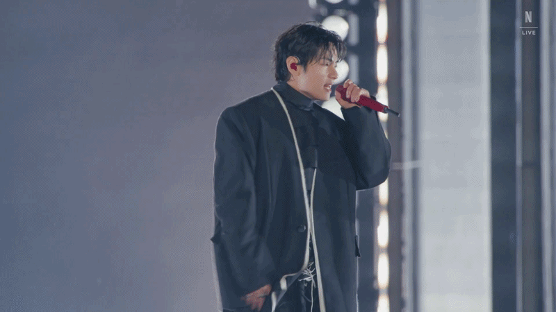 Zoom cận visual Jung Kook - V ở concert Gwanghwamun: Nhan sắc không vết gợn xước Zoom cận visual Jung Kook - V ở concert Gwanghwamun: Nhan sắc không vết gợn xước