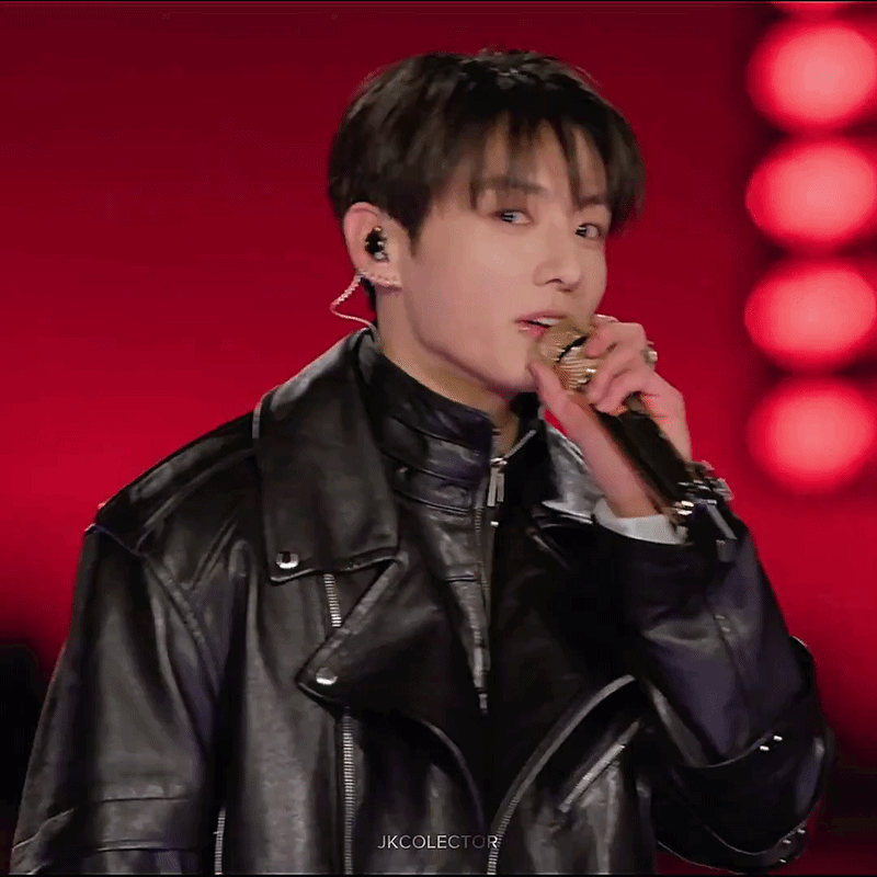 Zoom cận visual Jung Kook - V ở concert Gwanghwamun: Nhan sắc không vết gợn xước Zoom cận visual Jung Kook - V ở concert Gwanghwamun: Nhan sắc không vết gợn xước