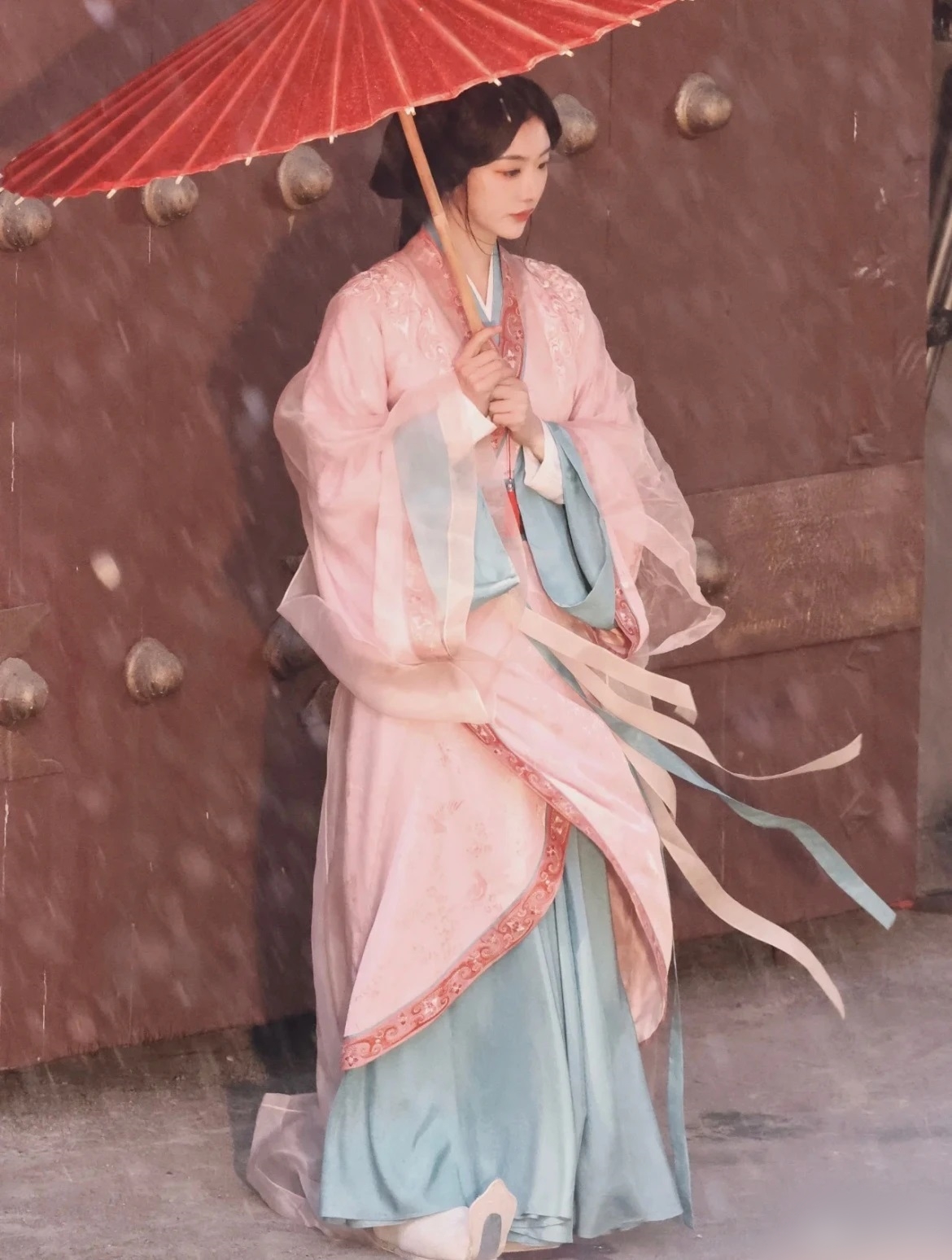 Cả showbiz chưa thấy ai dám chê mỹ nhân này: Nhan sắc quý hơn kim cương châu báu, thua công chúa mỗi cái tên- Ảnh 3. Cả showbiz chưa thấy ai dám chê mỹ nhân này: Nhan sắc quý hơn kim cương châu báu, thua công chúa mỗi cái tên- Ảnh 3.