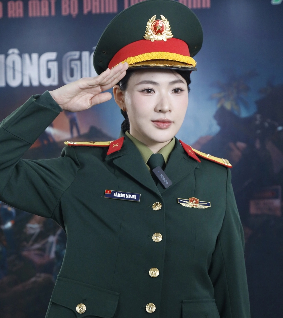 Phim Việt giờ vàng mới chiếu đã được khen hay như Hậu Duệ Mặt Trời, nam chính mặc quân phục là đẹp lên gấp tỷ lần- Ảnh 6.