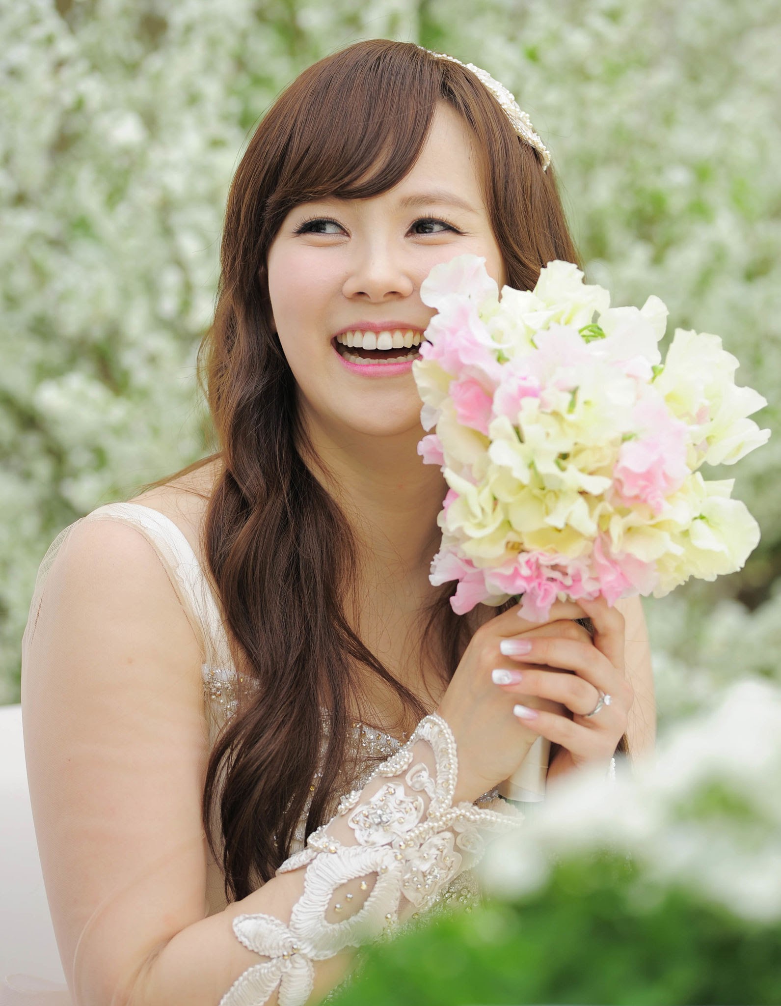 Nữ diễn viên phim quốc dân bị tố hiên ngang ngoại tình với ca sĩ có vợ con, dung dăng dung dẻ cùng nhân tình trên phố- Ảnh 4.