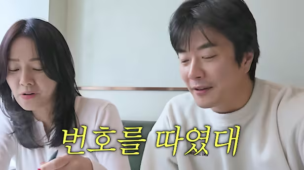 Con trai Kwon Sang Woo vừa đẹp vừa cao, được gái lạ chặn đường xin số theo đuổi quyết liệt- Ảnh 1.