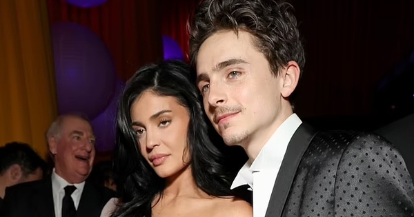 Chuyện tình dậy sóng về Kylie Jenner - Timothée Chalamet ky 17684462128611111730859 1768449087430 17684490899301900503149 35 0 367 634 crop 1768449259073394738545jpg