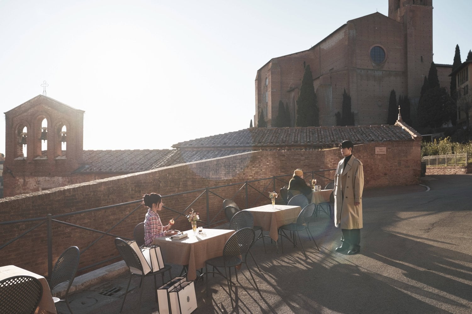 Tiếng Yêu Này, Anh Dịch Được Không?: Đẹp mắt nhưng vô hồn như chính Go Youn Jung- Ảnh 2.