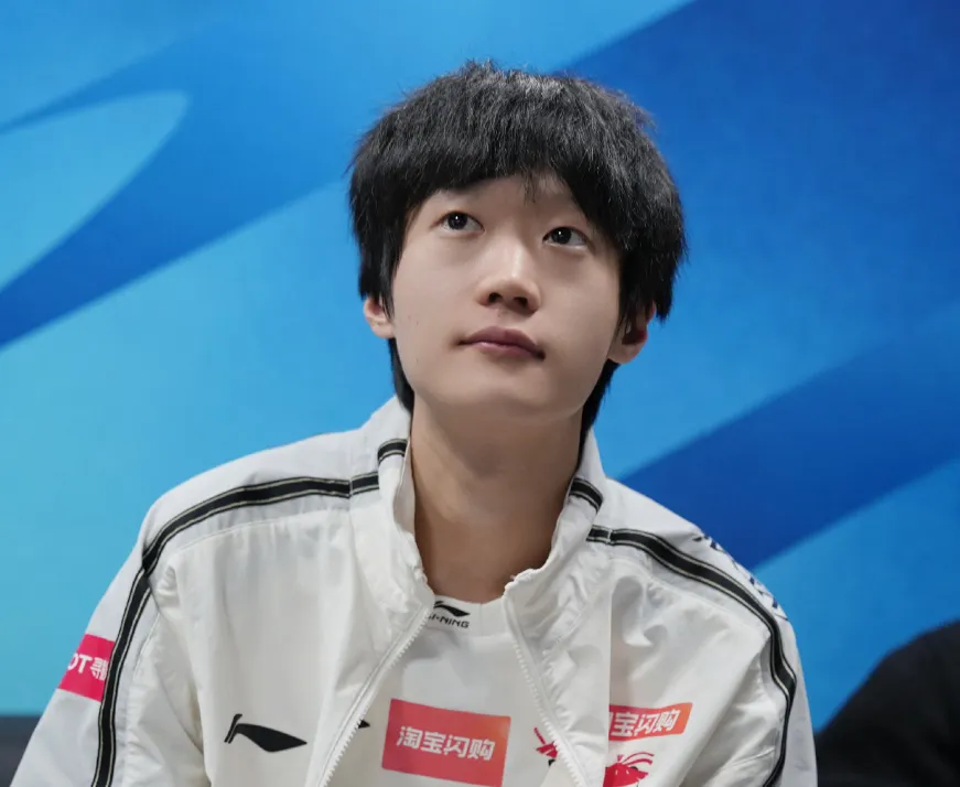 Huyền thoại LCK chỉ ra cái tên duy nhất có thể chơi tốt Azir tại LPL hiện tại- Ảnh 5.