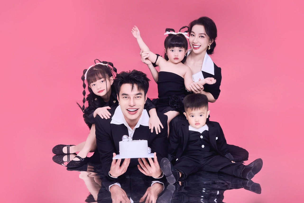 Nam diễn viên cát-xê rải từ tầng 1 đến tầng 3, ở biệt thự rộng như công viên, cưới vợ đẹp, đảm đang- Ảnh 4.