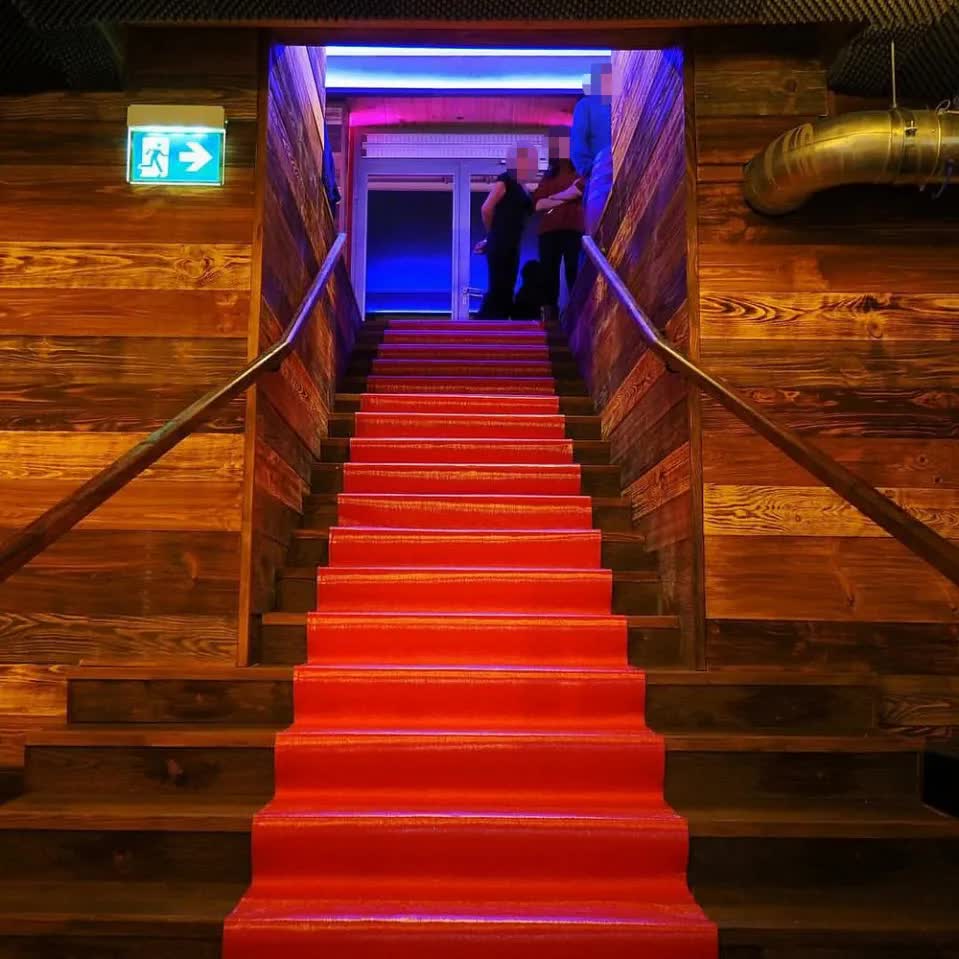 "Tôi đã thấy nhiều người bị cháy": Nhân chứng kể lại khoảnh khắc kinh hoàng trong vụ cháy quán bar Thụy Sĩ le constellation2jpg js1048819837 copy 1767421336689 17674213368691350165894