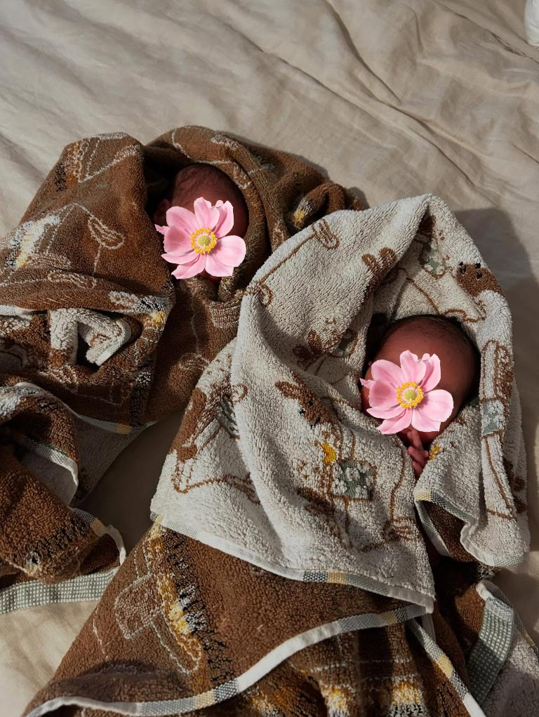 Nữ ca sĩ đau đớn thông báo 2 con song sinh mắc bệnh nặng, có thể liệt suốt đời- Ảnh 2.