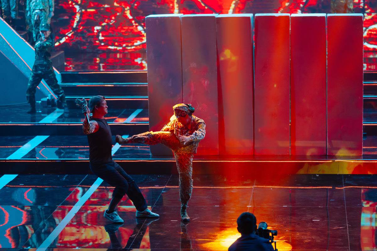 Trung úy bật khóc khi gặp lại bạn gái trên sóng trực tiếp - 4