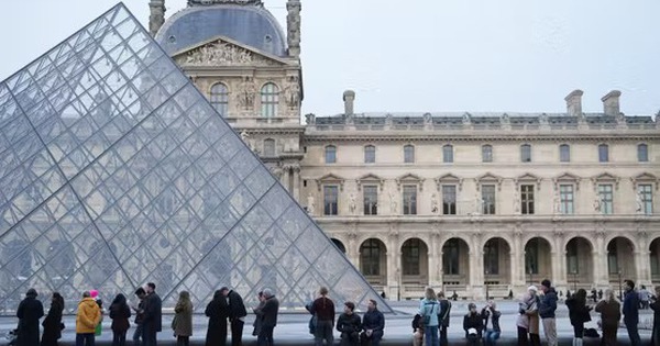 Pháp phanh phui mạng lưới gian lận vé kéo dài 10 năm tại bảo tàng Louvre louvre 82847679945953283888613 1771052964560 17710529652421342450487 23 0 371 556 crop 17710529887401562809632jpg