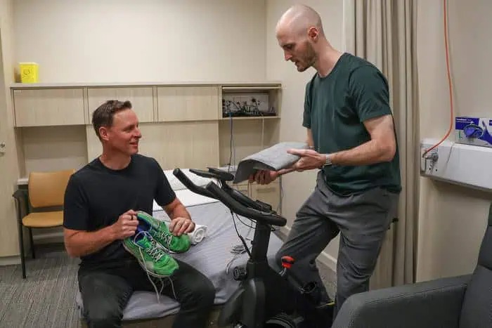 Các nhà khoa học cho rằng nếu phải lựa chọn giữa tập thể dục và ngủ, bạn nên chọn đi ngủ- Ảnh 1.