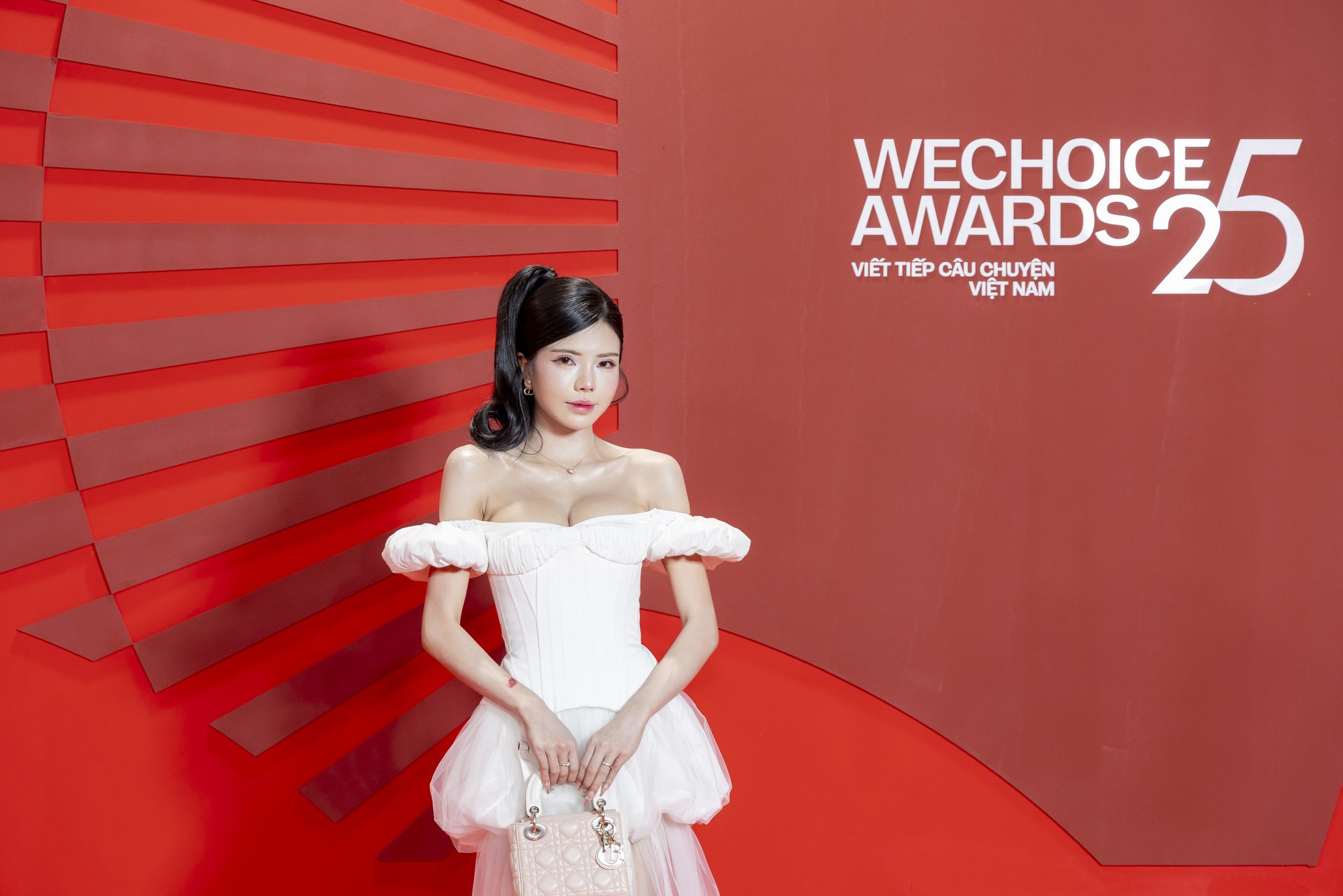 MC Phương Thảo, Minh Nghi và Mai Dora khoe sắc trên thảm đỏ WeChoice Awards 2025- Ảnh 6.