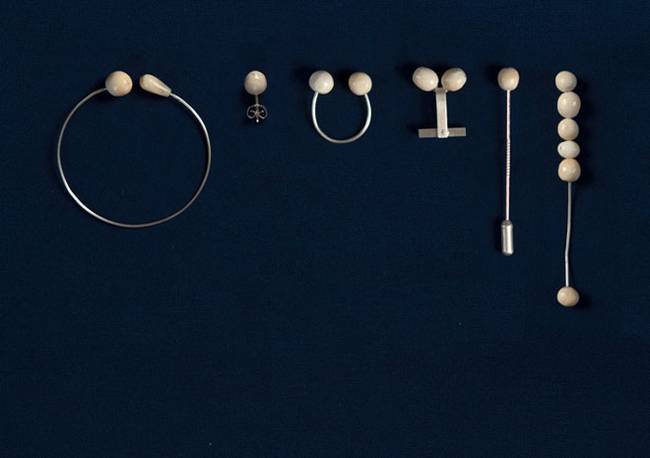 Cô gái chuyên thu mua răng người- Ảnh 3. Cô gái chuyên thu mua răng người- Ảnh 3.