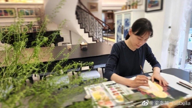 Ngọc nữ bị ruồng bỏ sau khi sinh 3 con trai nhận siêu biệt thự, 199 tỷ tiền cấp dưỡng/năm từ đại gia- Ảnh 4.