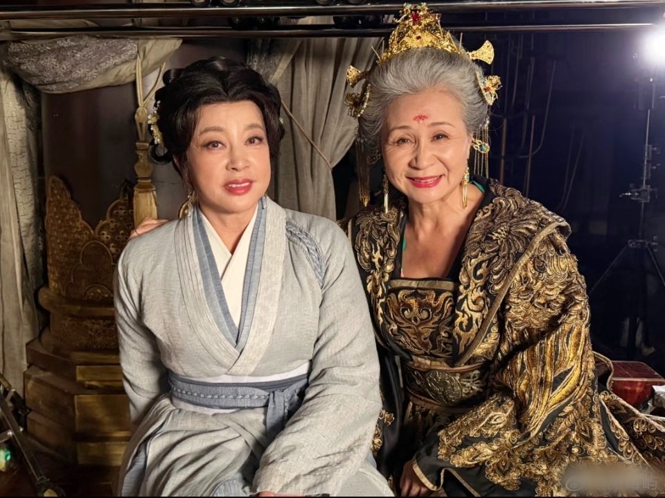 Làn sóng tẩy chay 1 cặp đôi bất ngờ dâng cao: Nhà gái hơn nhà trai 30 tuổi, nhìn kiểu gì cũng giống mẹ con- Ảnh 2. Làn sóng tẩy chay 1 cặp đôi bất ngờ dâng cao: Nhà gái hơn nhà trai 30 tuổi, nhìn kiểu gì cũng giống mẹ con- Ảnh 2.