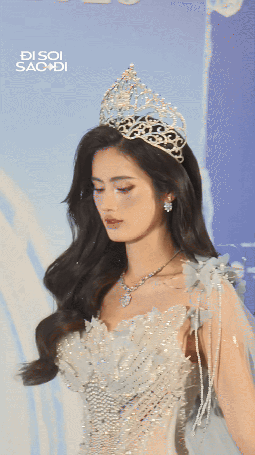 Ý Nhi vượt ải camera thường, Lương Thùy Linh khoe vòng 1 ngồn ngộn hậu bị chê xuống sắc- Ảnh 2.