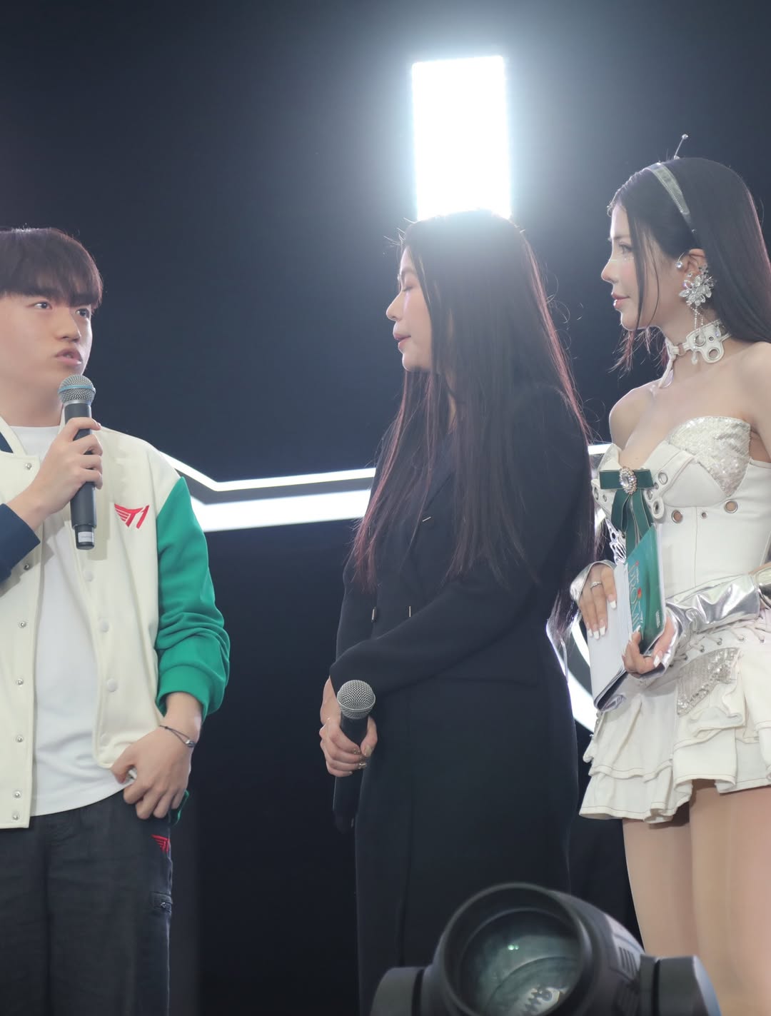 Mai Dora tổng kết 2025 nhưng bộ ảnh khiến fan