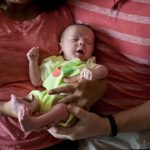 Tỷ phú Trung Quốc thuê đẻ 100 người con ở Mỹ mang thai ho 1765877863989 1765877864680663673964